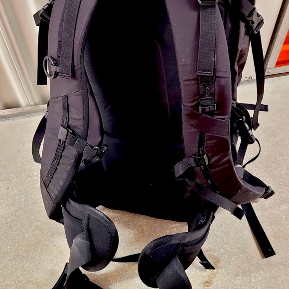 Arc'teryx kea 37 Overnight/Hiking pack - Picture 2 of 4